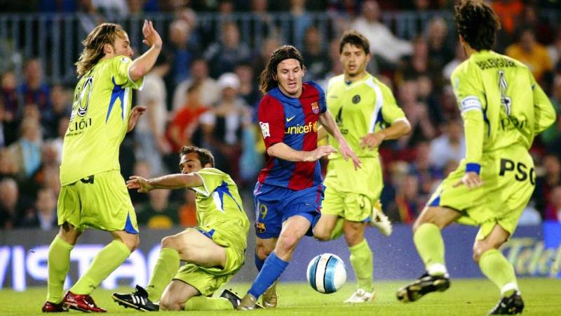 Lionel Messi solo qua hàng loạt cầu thủ Getafe (2007)